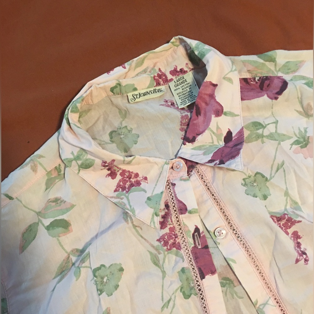 Delicate Vintage Floral Short Sleeve Button Down